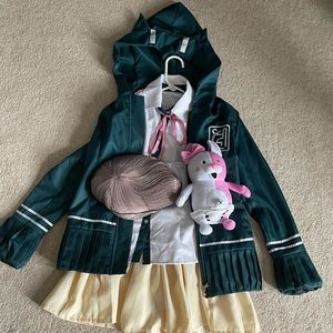 Small Amazon Chiaki Nanami Cosplay + Amazon Chiaki Nanami Wig + Monomi plush